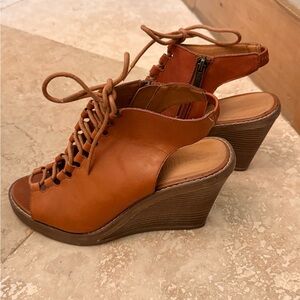 Women's Tan Wedge Sandals lace up Reaction Kenneth Cole
